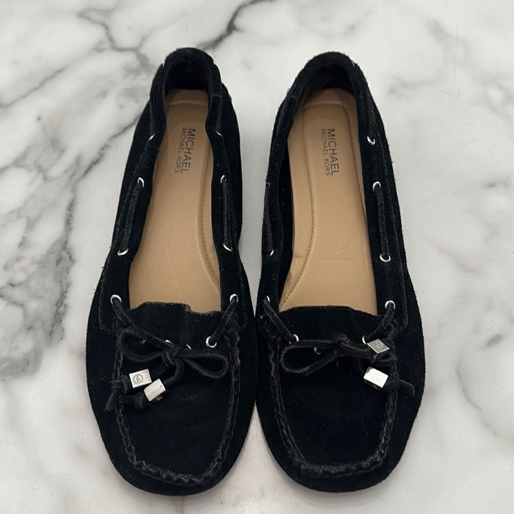 Michaelโ Kors Sutton Women'sโSuede Moccasin FlatโLoafer